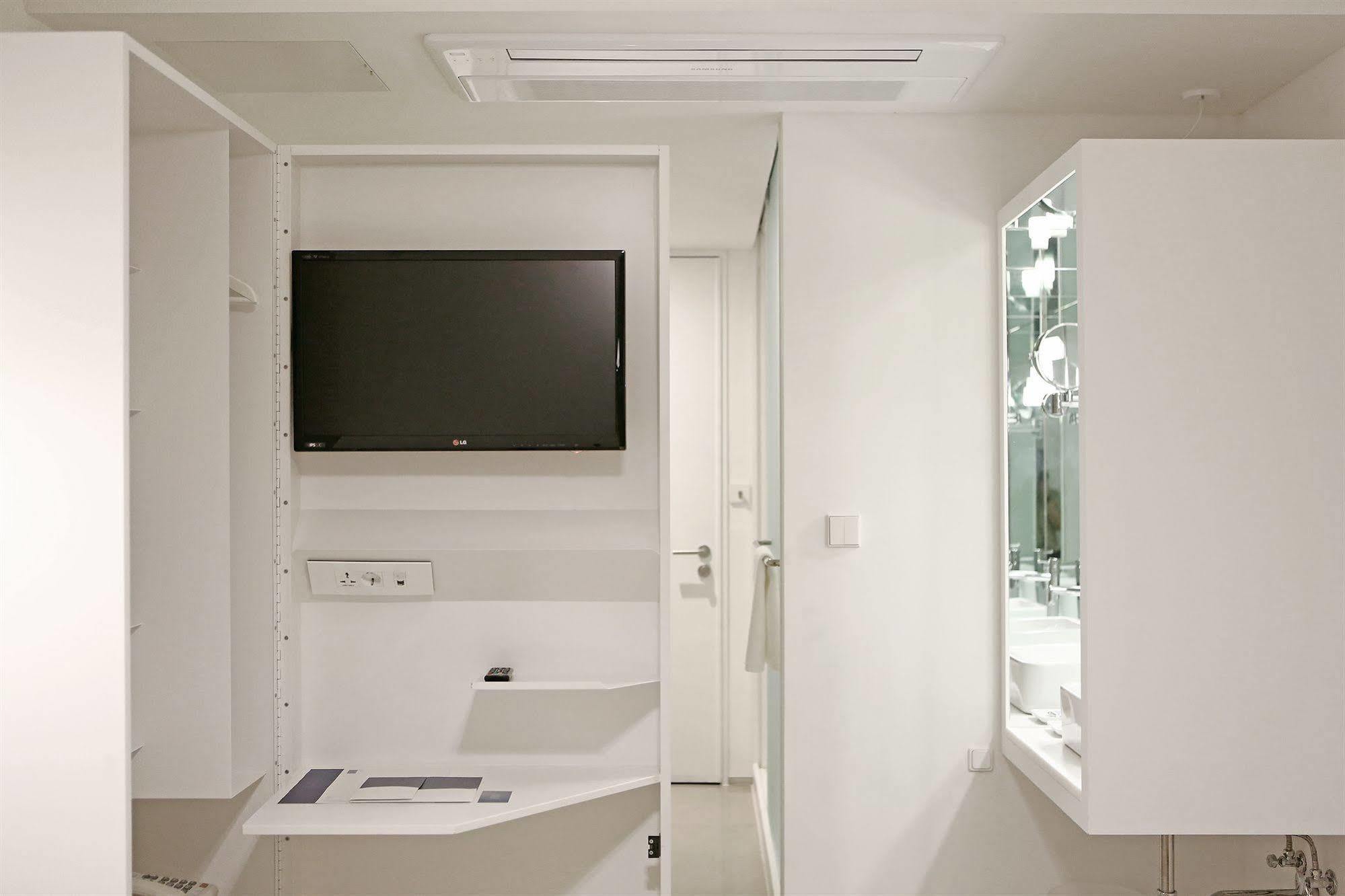 Small House Big Door Seoul Exterior foto