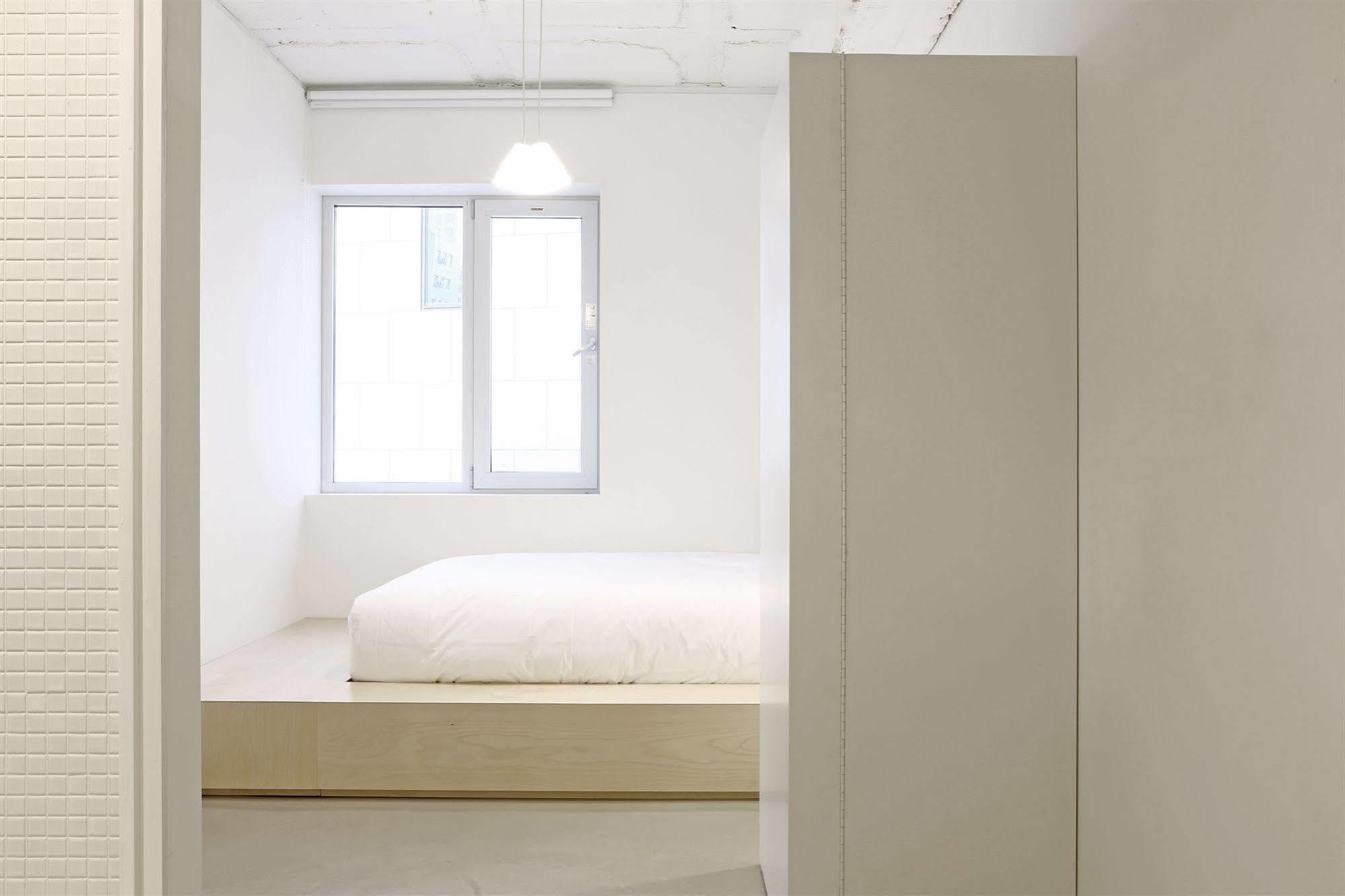 Small House Big Door Seoul Exterior foto